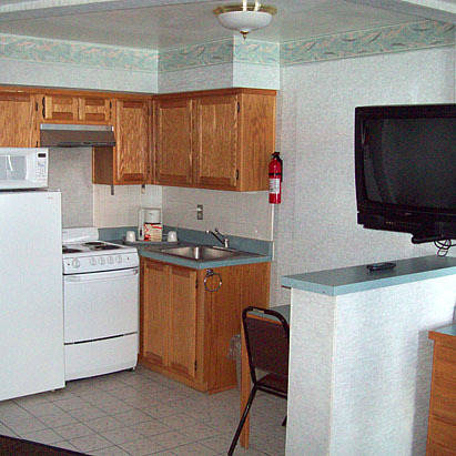 1 Queen Kitchenette Suite Non Smoking Photo 2